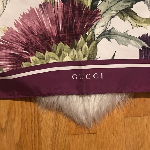 Gucci Womens Square 100% Silk Scarf 32 inches - Picture 8 of 16